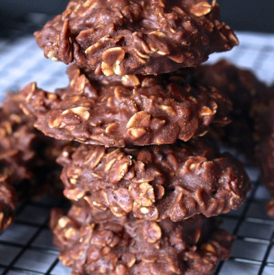 Chocolate Peanut Butter No-Bake Cookies